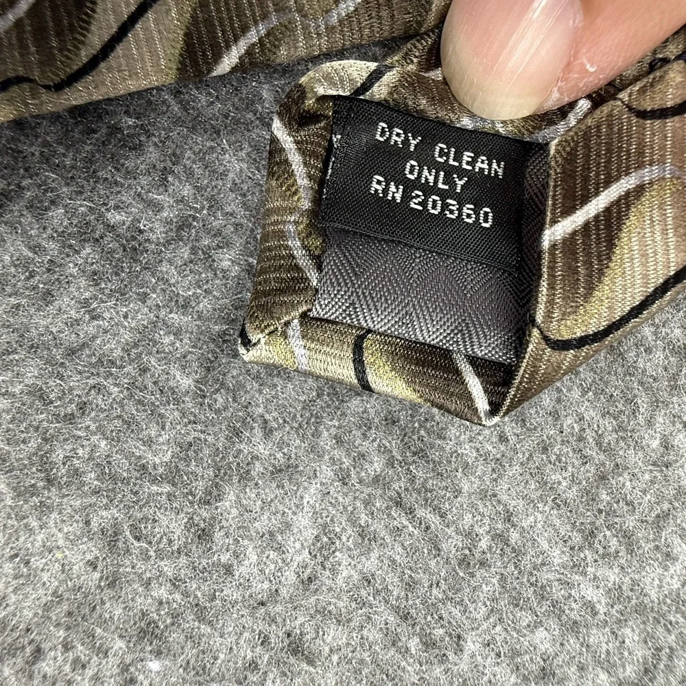 Vintage 100% Silk waves Enrico‎ Guccini Brown